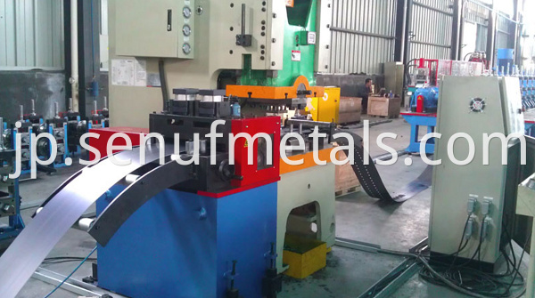 window frame forming machine (1)